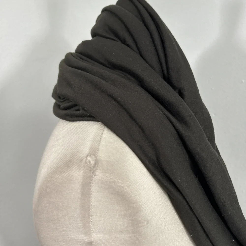 Beyond Yoga Pocket Infinity Scarf Womens OS Charcoal Gray Cozy Warm Travel‎ Wrap